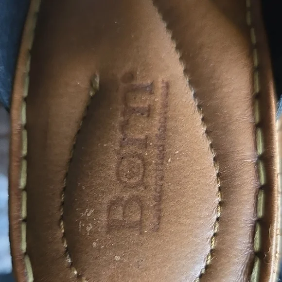 Born Black Leather Sandals with Crossover Straps - Picture 4 of 10